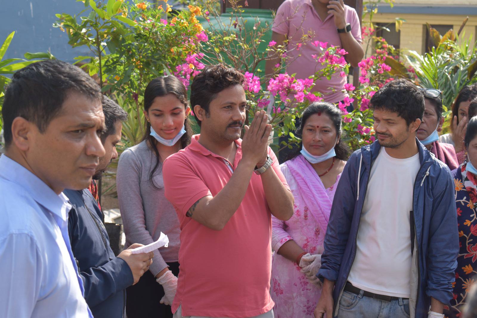 फूलबिरुवा रोपाइँ र सरसफाइ अभियान: पर्वत अस्पतालमा सौन्दर्यीकरणतर्फ एक कदम
