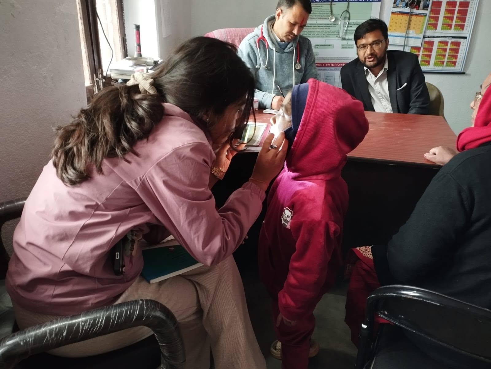 स्थानीय स्तरमा चिकित्सा सेवा विस्तार : लुन्खुमा स्वास्थ्य शिविर सम्पन्न