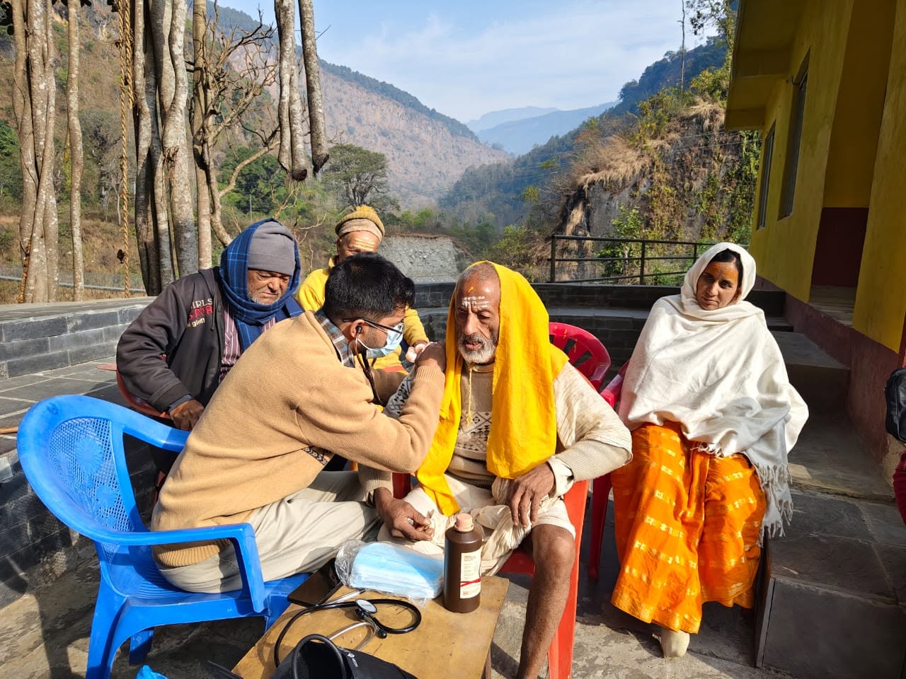 ३६औँ वार्षिक उत्सव : वृद्धाश्रममा स्वास्थ्य परीक्षण कार्यक्रम सम्पन्न 🏥